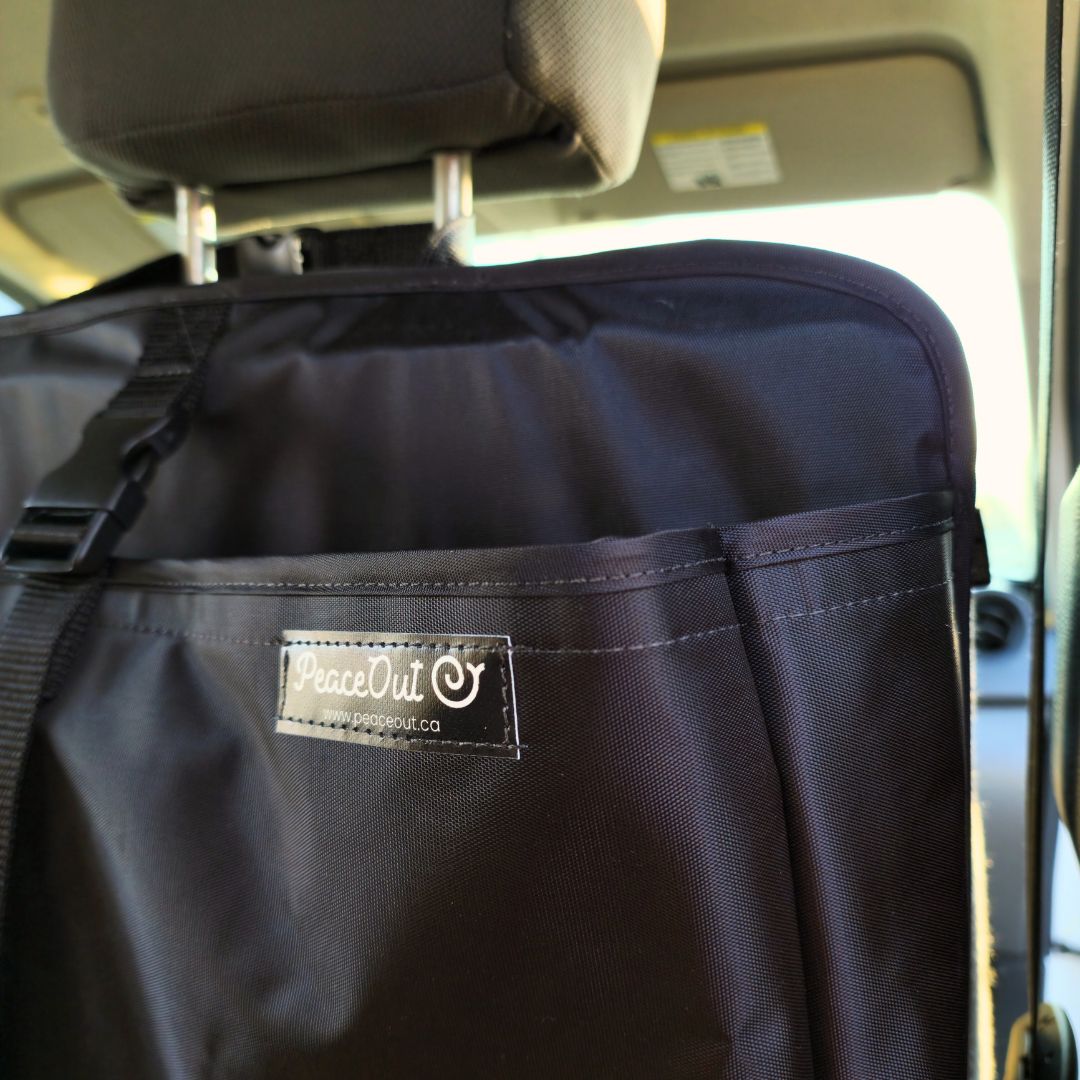 Sac de rangement pratique et organisateur essentiel pour votre VR ou véhicule, idéal pour les passionnés de Vanlife. Accrochez ce sac de rangement derrière le siège pour stocker souliers, serviettes, livres de voyage, et bien plus, tout en optimisant l'espace. Ce sac de rangement robuste est la solution parfaite pour garder votre véhicule bien organisé lors de vos aventures en VR.