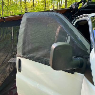 Bug screen for GMC Savana / Chevrolet Express door, offering optimal protection against mosquitoes while allowing you to enjoy fresh air. With this mosquito net specifically designed for the GMC Savana / Chevrolet Express, you can lower your windows without letting mosquitoes in. Enjoy your travels in peace with this durable and easy-to-install mosquito net for your GMC Savana, keeping mosquitoes out while letting fresh air in.