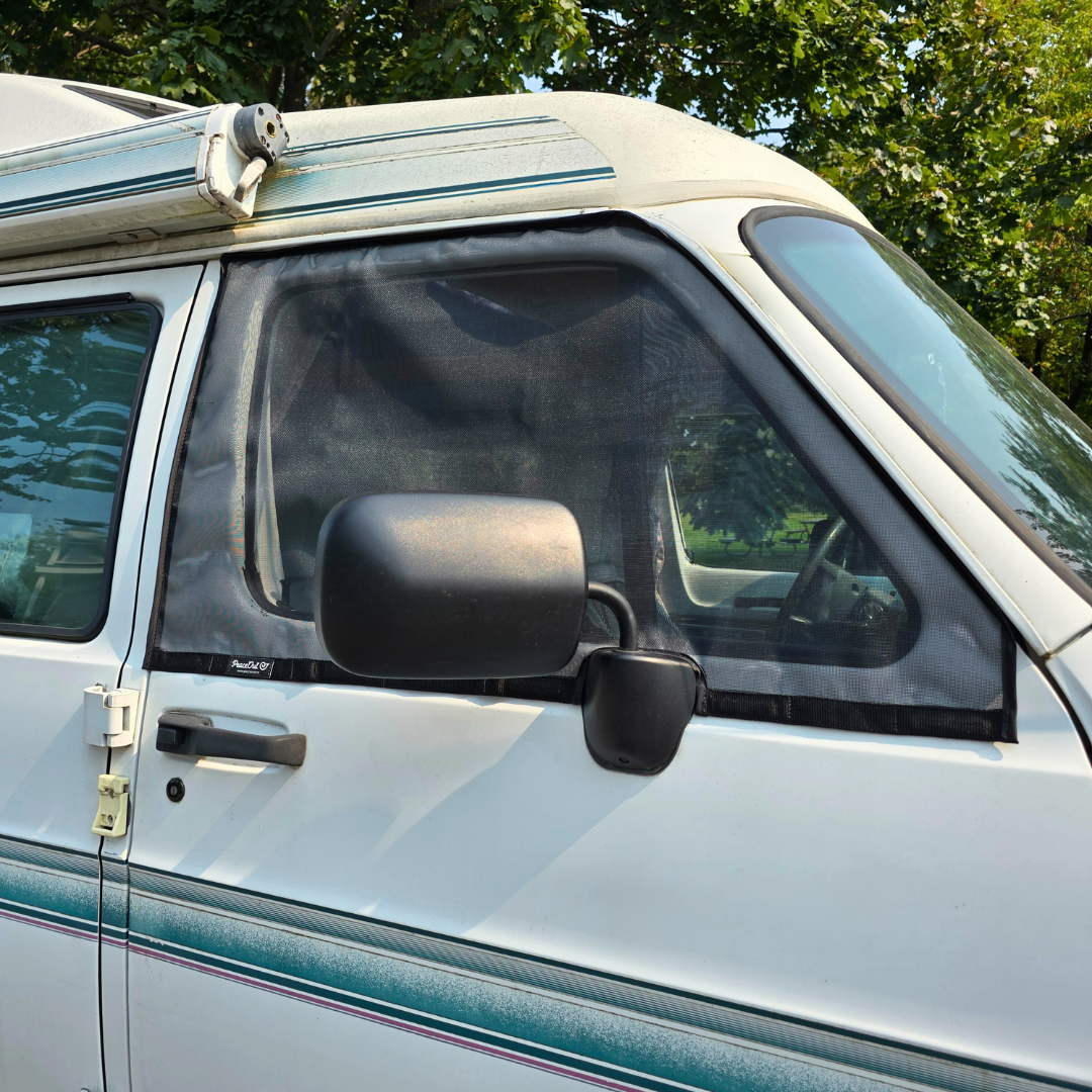 Bug screen for Dodge Ram Van door, offering optimal protection against mosquitoes while allowing you to enjoy fresh air. With this mosquito net specifically designed for the Dodge Ram Van, you can lower your windows without letting mosquitoes in. Enjoy your travels in peace with this durable and easy-to-install mosquito net for your Dodge Ram Van, keeping mosquitoes out while letting fresh air in.