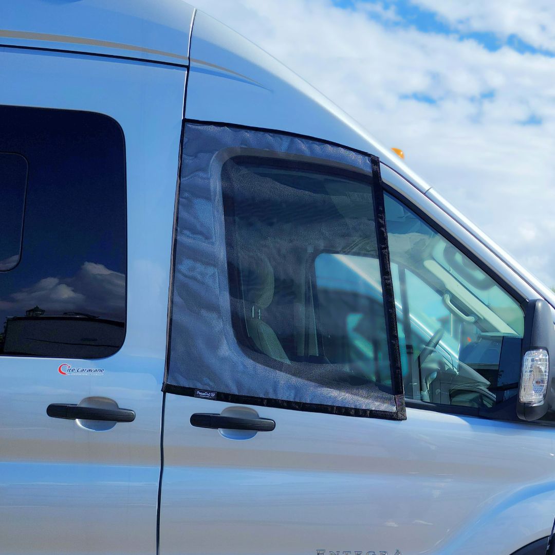 Bug screen for Ford Transit door, offering optimal protection against mosquitoes while allowing you to enjoy fresh air. With this mosquito net specifically designed for the Ford Transit, you can lower your windows without letting mosquitoes in. Enjoy your travels in peace with this durable and easy-to-install mosquito net for your Ford Transit, keeping mosquitoes out while letting fresh air in.