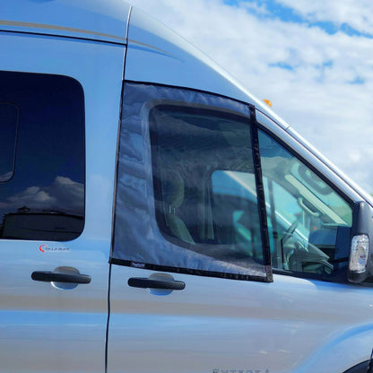 Bug screen for Ford Transit door, offering optimal protection against mosquitoes while allowing you to enjoy fresh air. With this mosquito net specifically designed for the Ford Transit, you can lower your windows without letting mosquitoes in. Enjoy your travels in peace with this durable and easy-to-install mosquito net for your Ford Transit, keeping mosquitoes out while letting fresh air in.